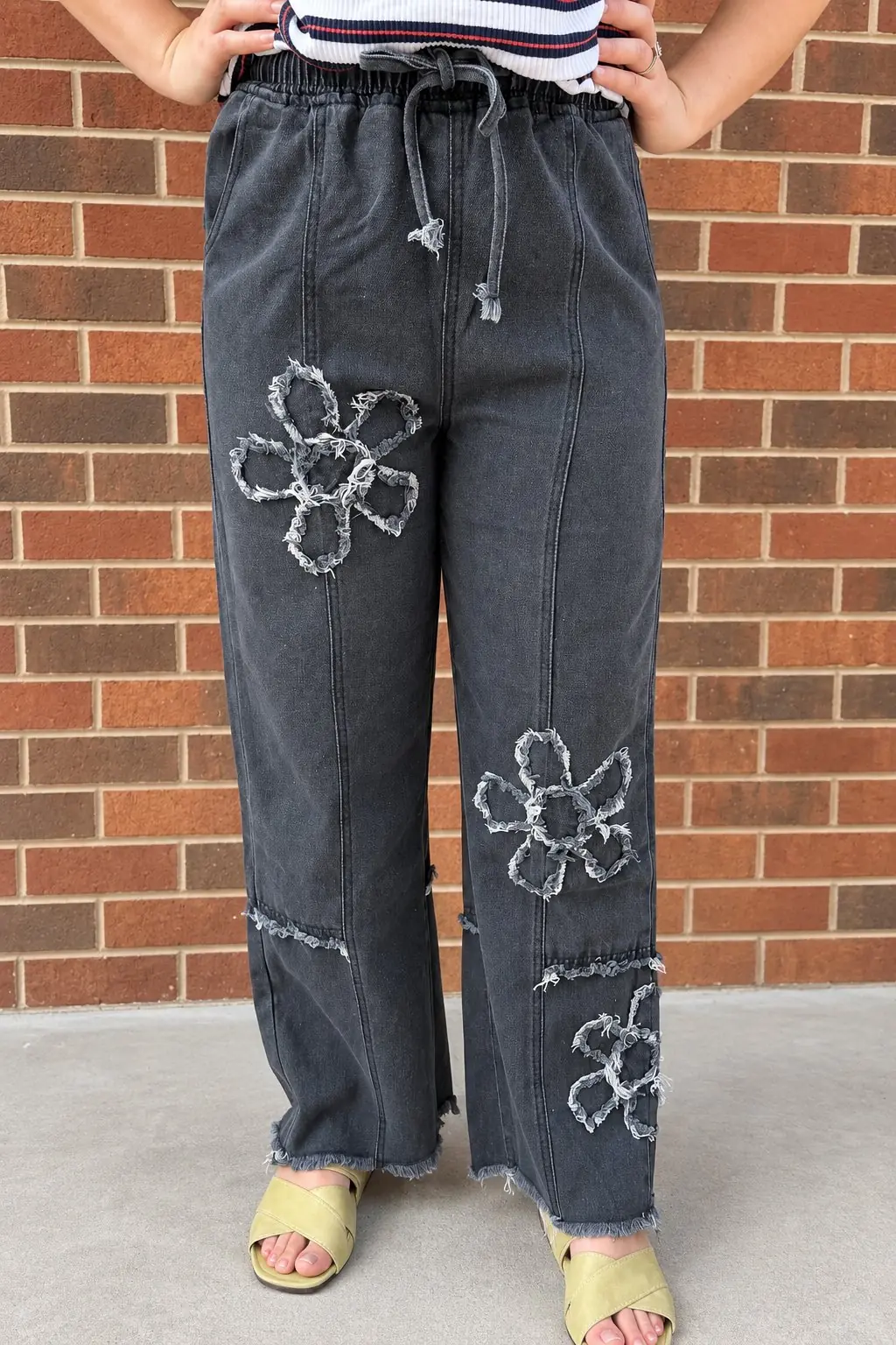 High Street Floral Embroidered High-Waist Jeans